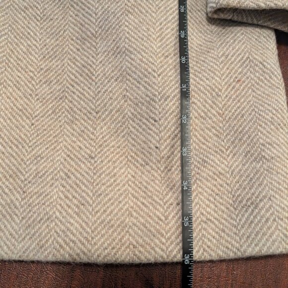 Elegant John Henric Oatmeal Herringbone Overcoat – Size Medium– Wool - Picture 7 of 11